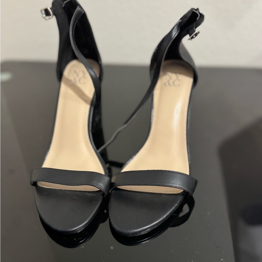 New York & Company Black and Cream Heels with Sleek Design